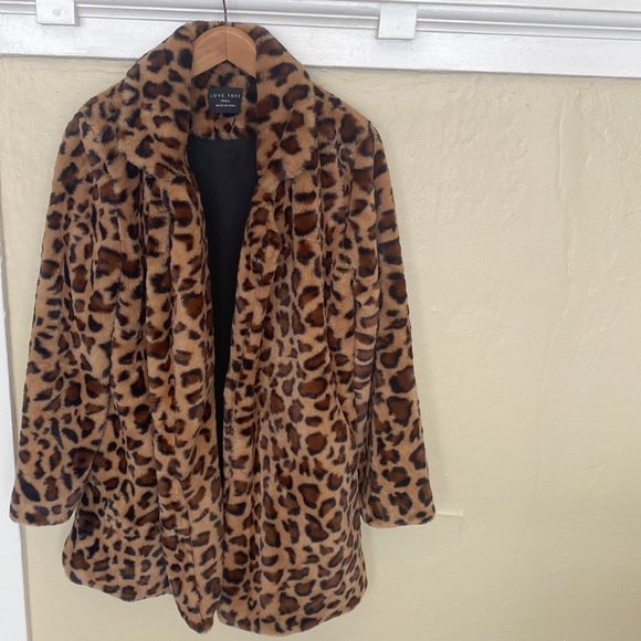 Love Tree Faux Fur Leopard Jacket - Picture 9 of 10